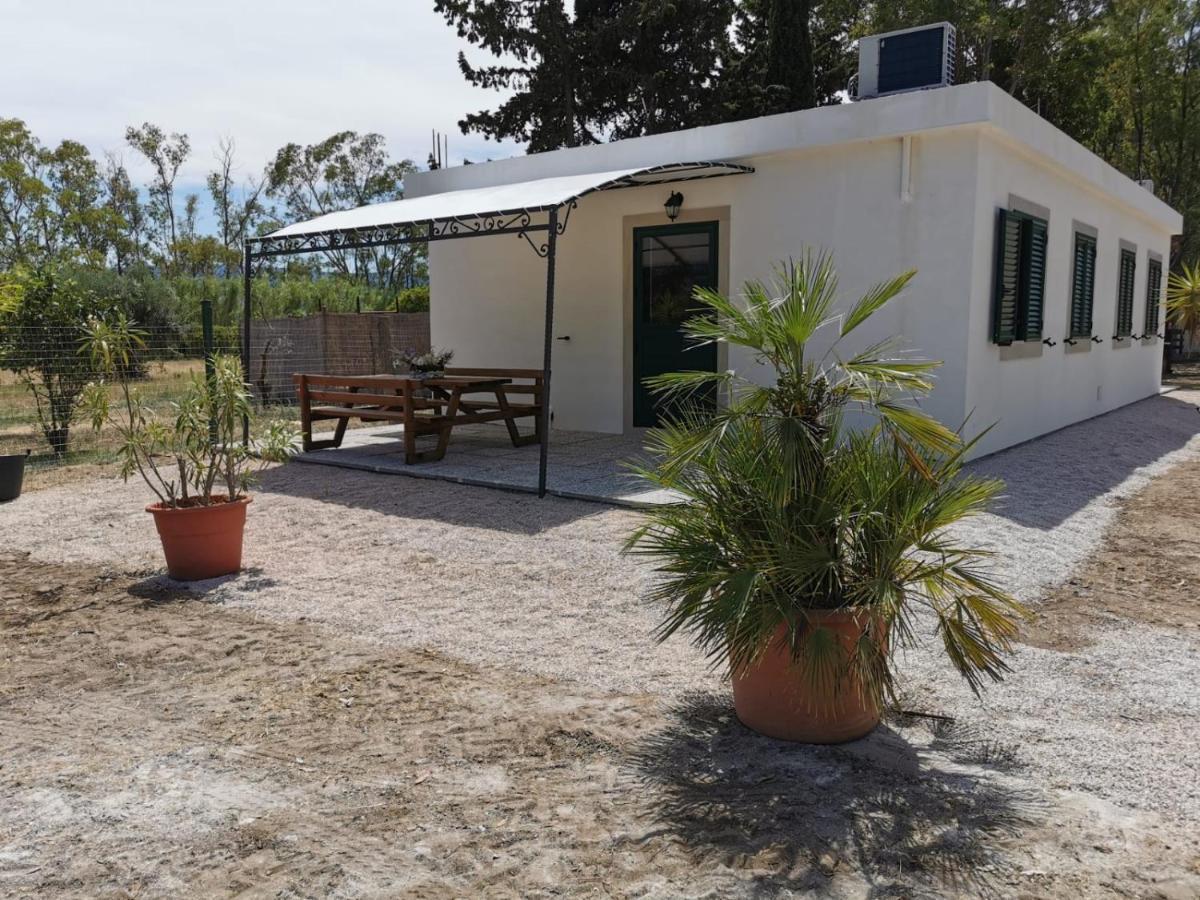 Villaggio Camping Uria Foce Varano Buitenkant foto