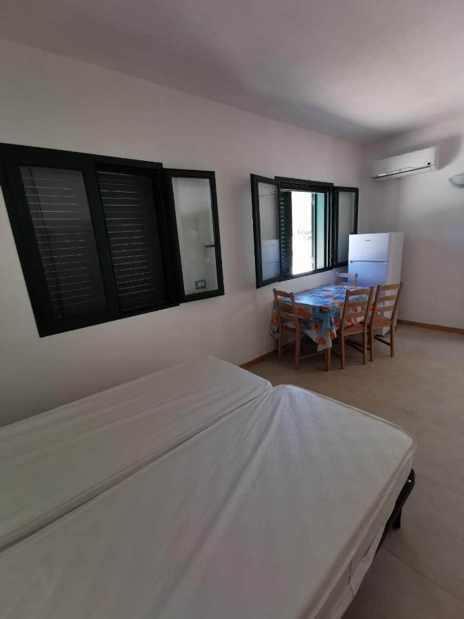 Villaggio Camping Uria Foce Varano Buitenkant foto