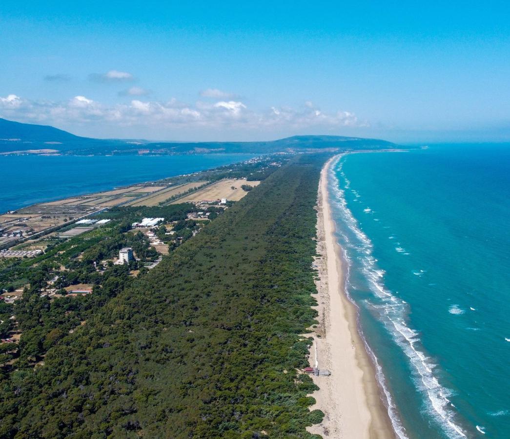 Villaggio Camping Uria Foce Varano Buitenkant foto