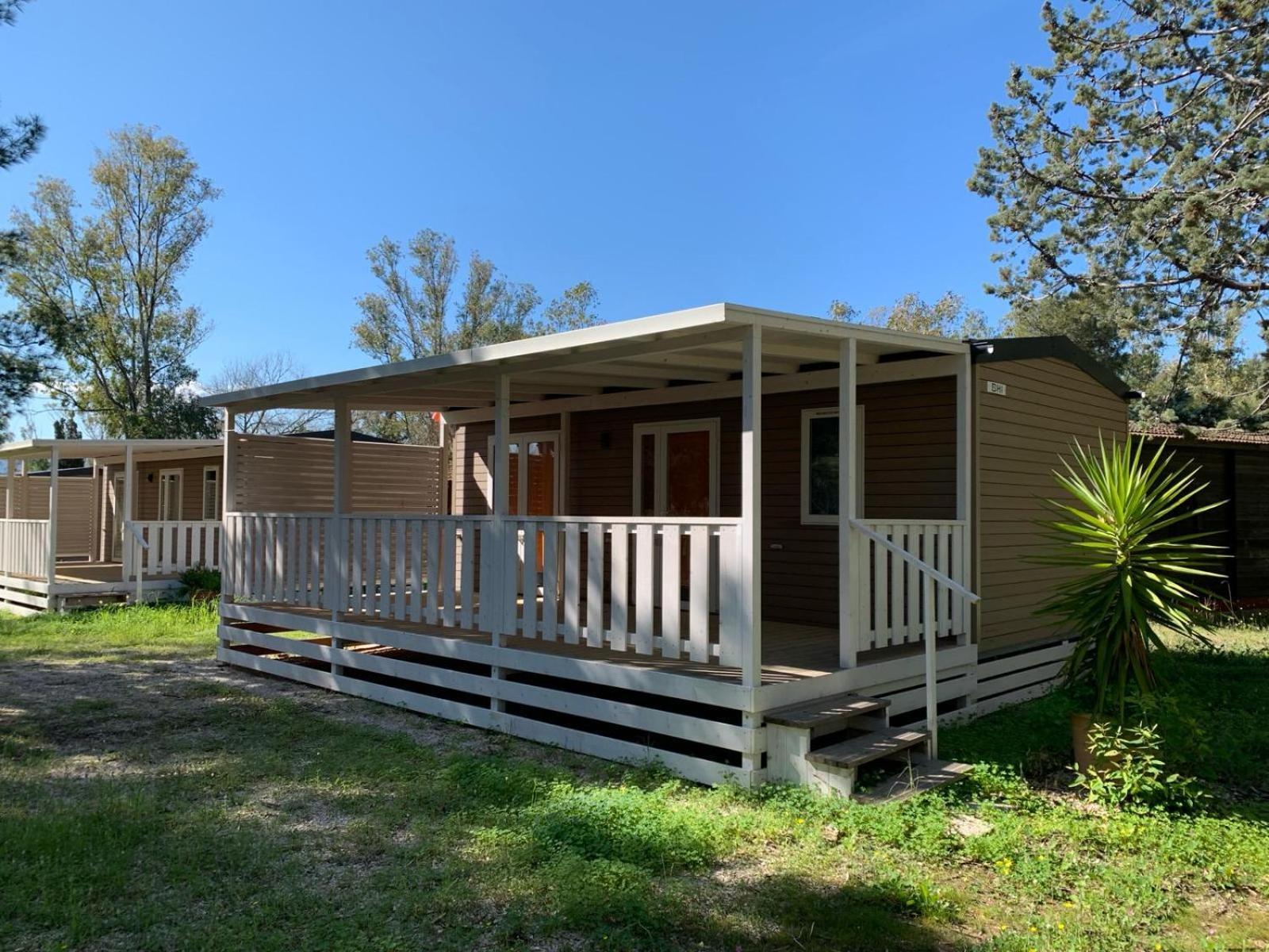 Villaggio Camping Uria Foce Varano Buitenkant foto