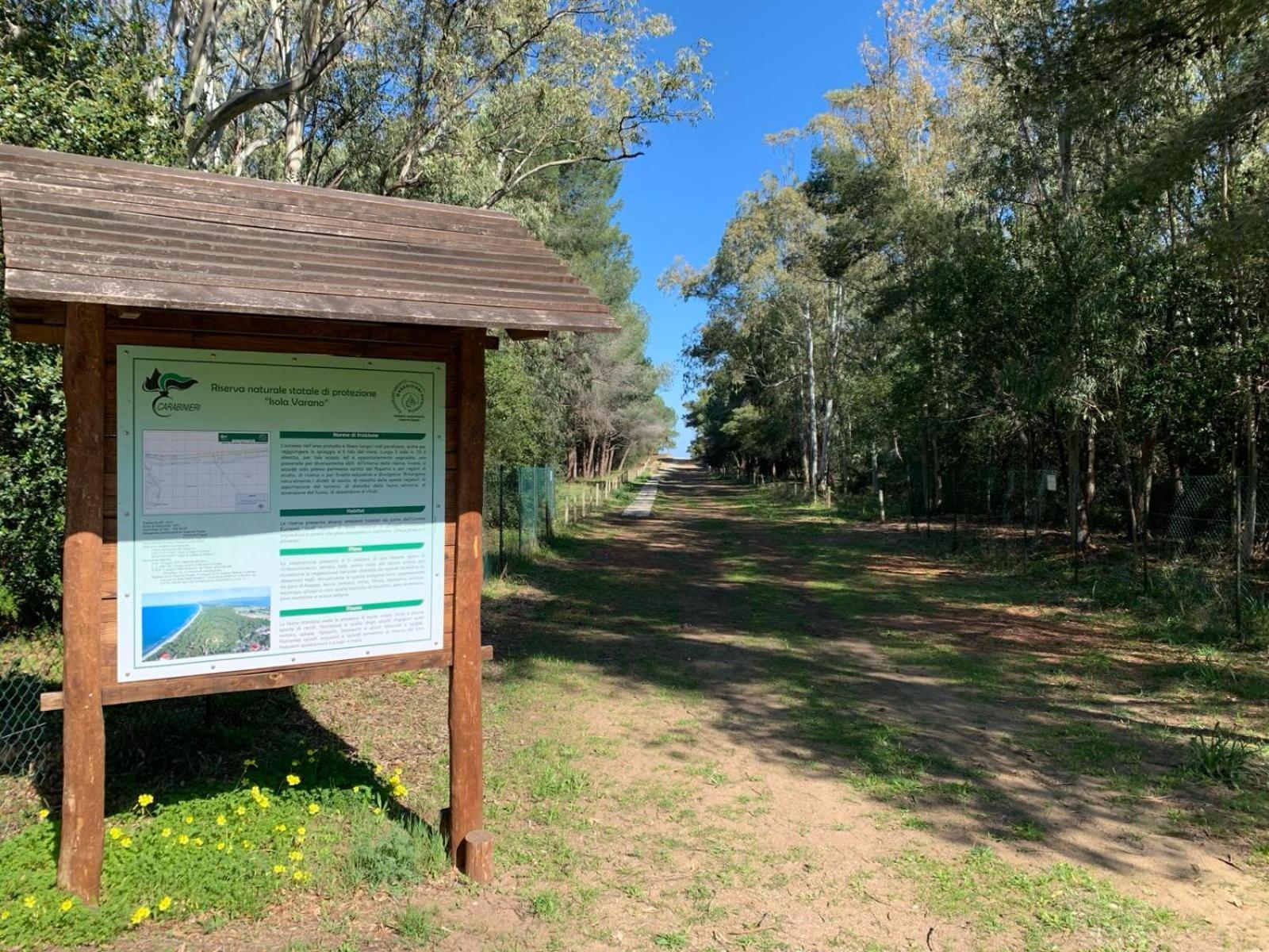 Villaggio Camping Uria Foce Varano Buitenkant foto