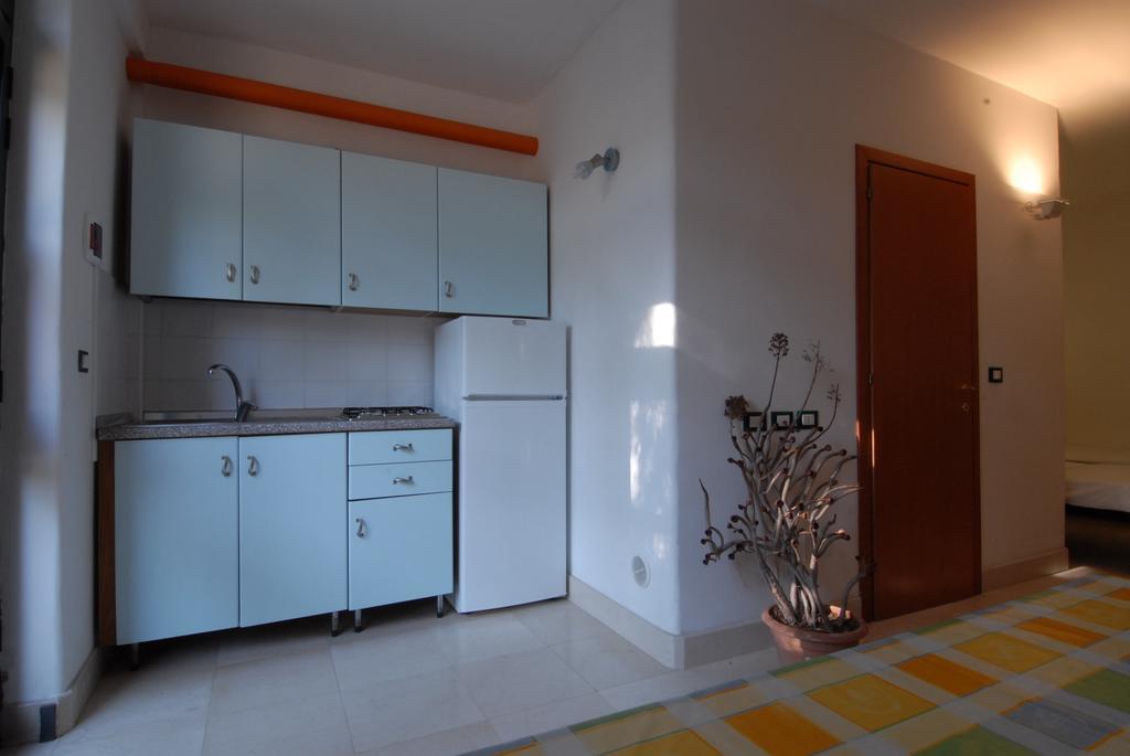 Villaggio Camping Uria Foce Varano Buitenkant foto