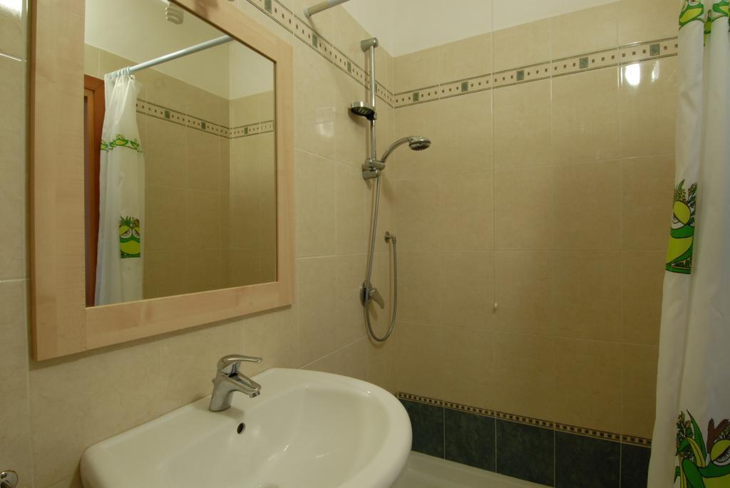 Villaggio Camping Uria Foce Varano Buitenkant foto