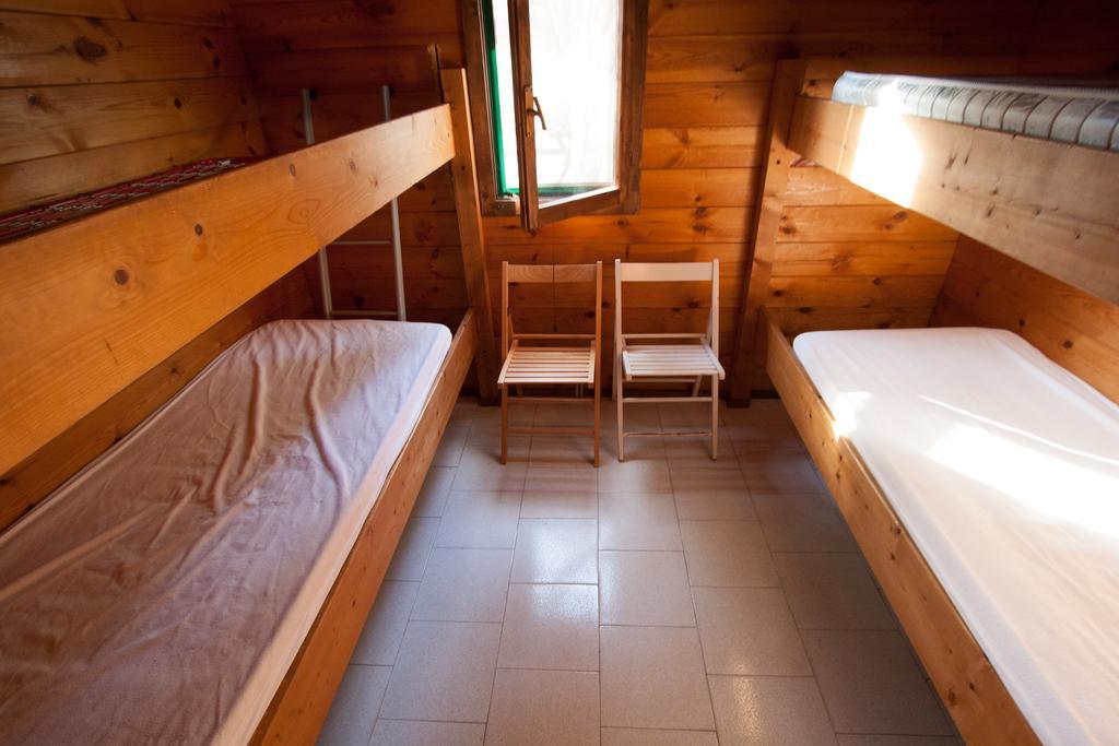 Villaggio Camping Uria Foce Varano Buitenkant foto