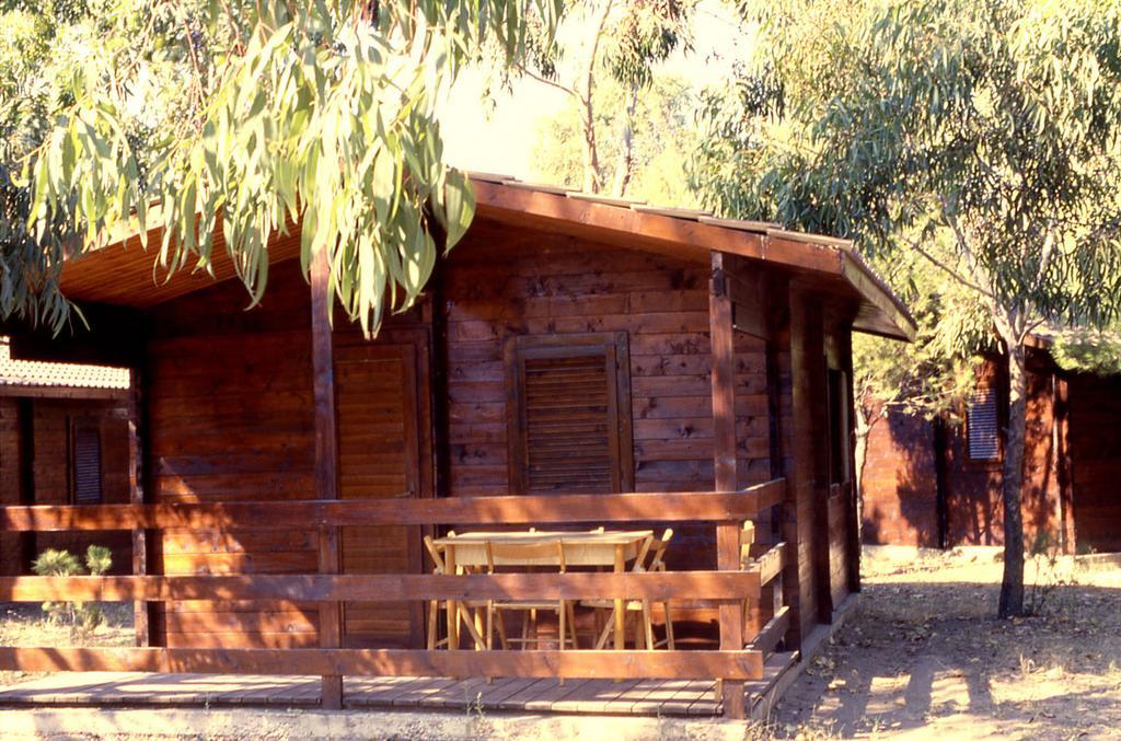 Villaggio Camping Uria Foce Varano Buitenkant foto