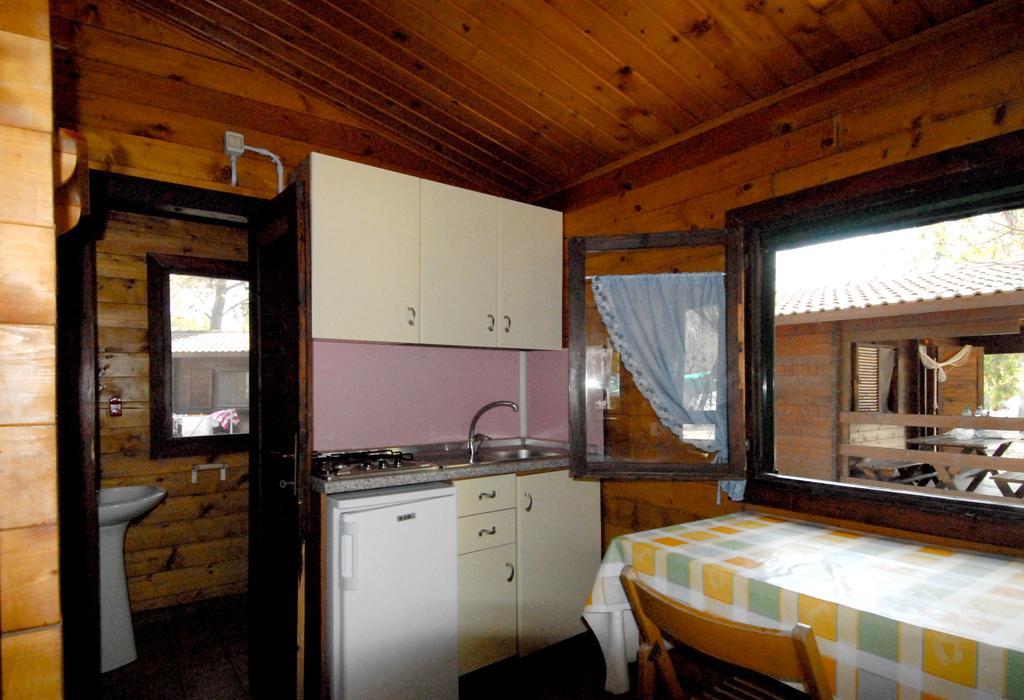 Villaggio Camping Uria Foce Varano Buitenkant foto