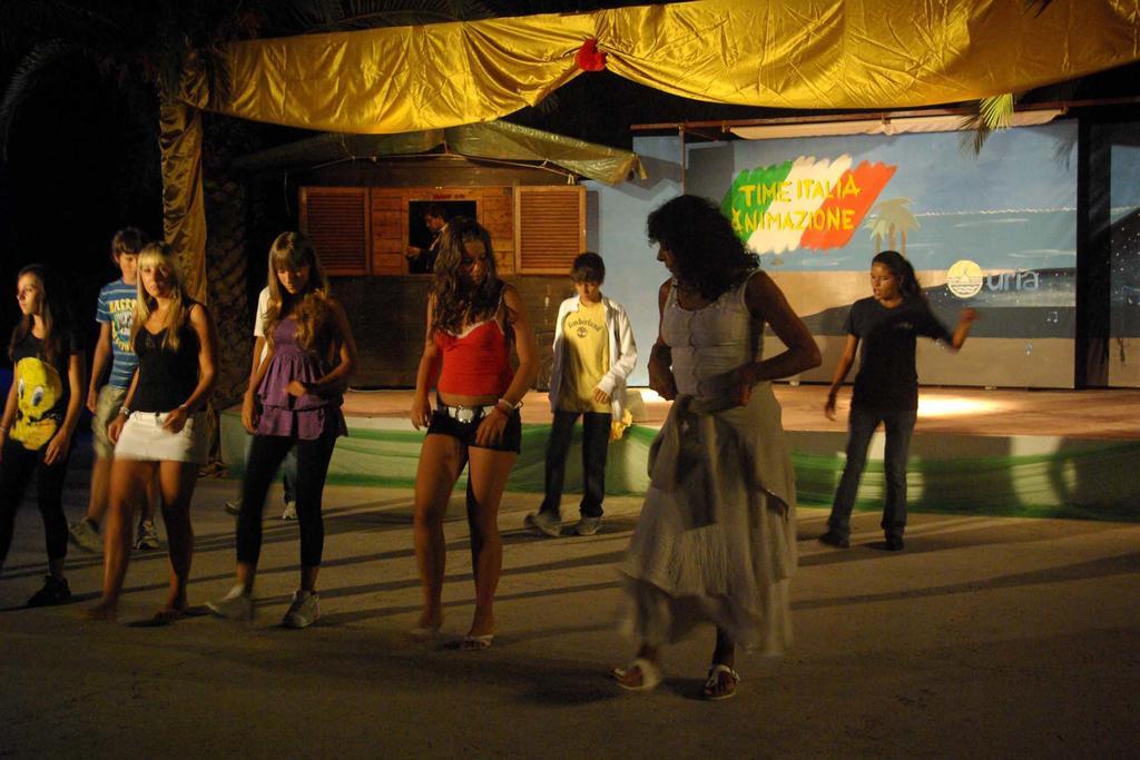 Villaggio Camping Uria Foce Varano Buitenkant foto