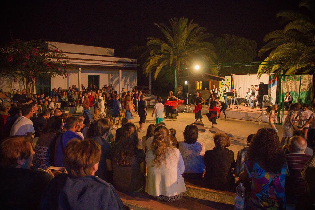 Villaggio Camping Uria Foce Varano Buitenkant foto