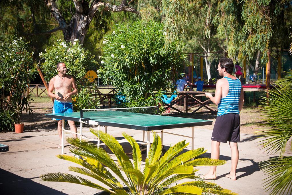 Villaggio Camping Uria Foce Varano Buitenkant foto